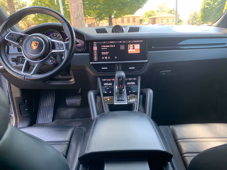 Porsche Cayenne - 32