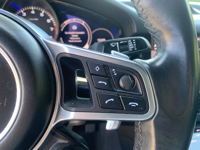 Porsche Cayenne - 23