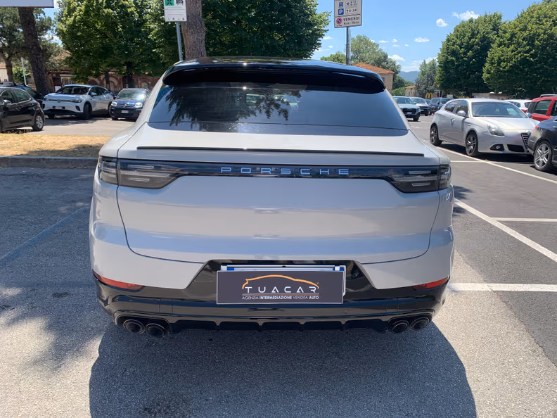 Porsche Cayenne - 6