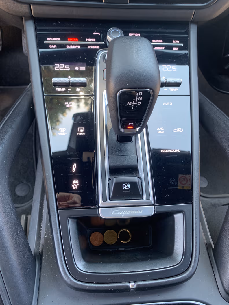 Porsche Cayenne - 21