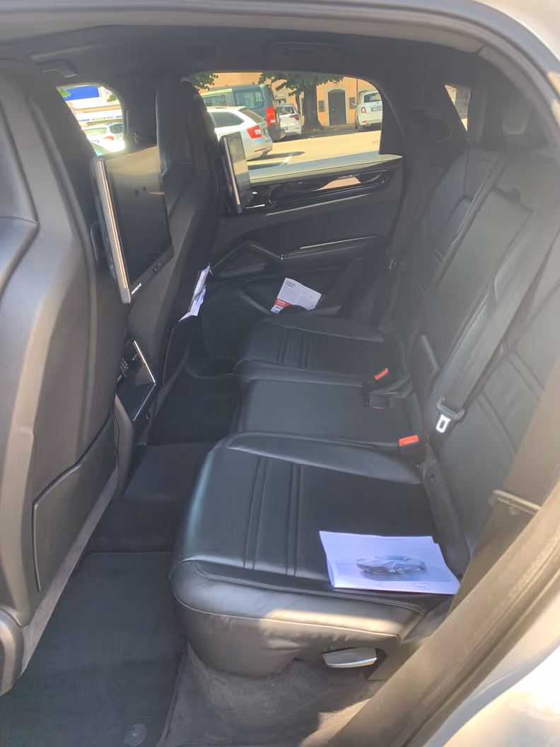 Porsche Cayenne - 28