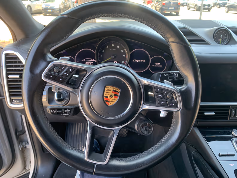 Porsche Cayenne - 17