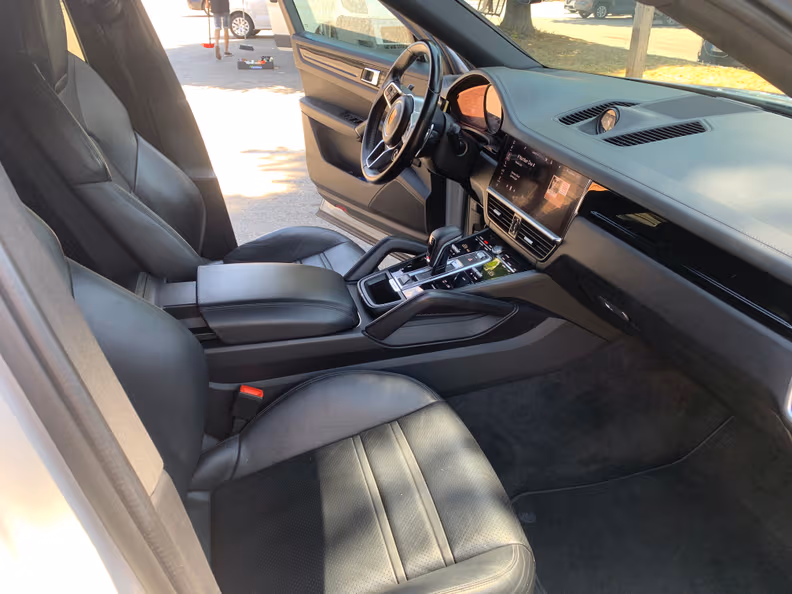 Porsche Cayenne - 38