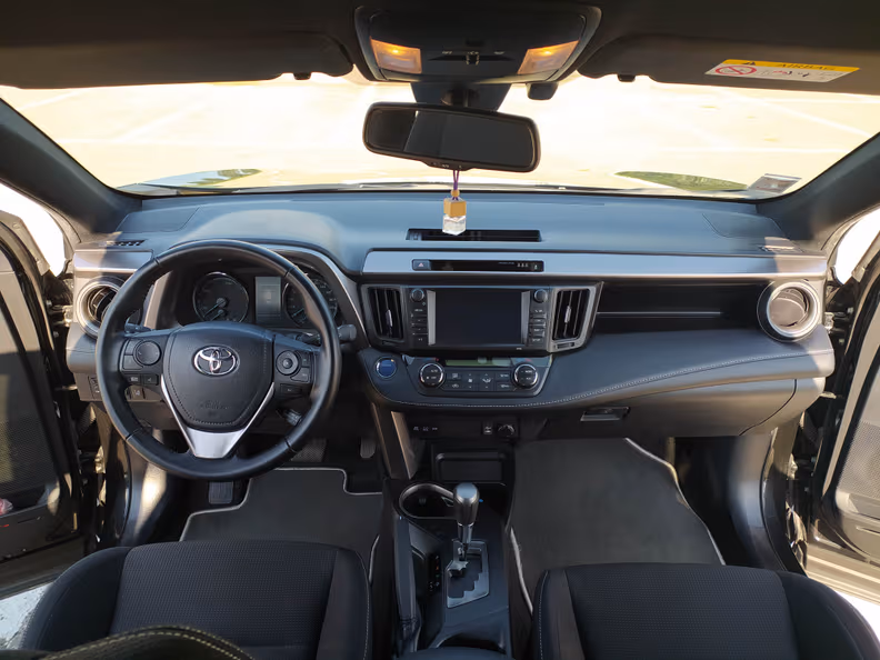 Toyota RAV 4 - 8