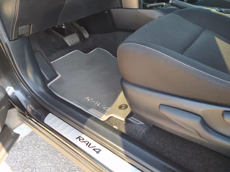 Toyota RAV 4 - 32