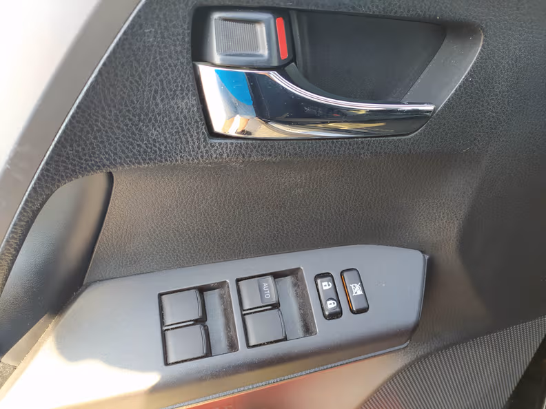 Toyota RAV 4 - 30