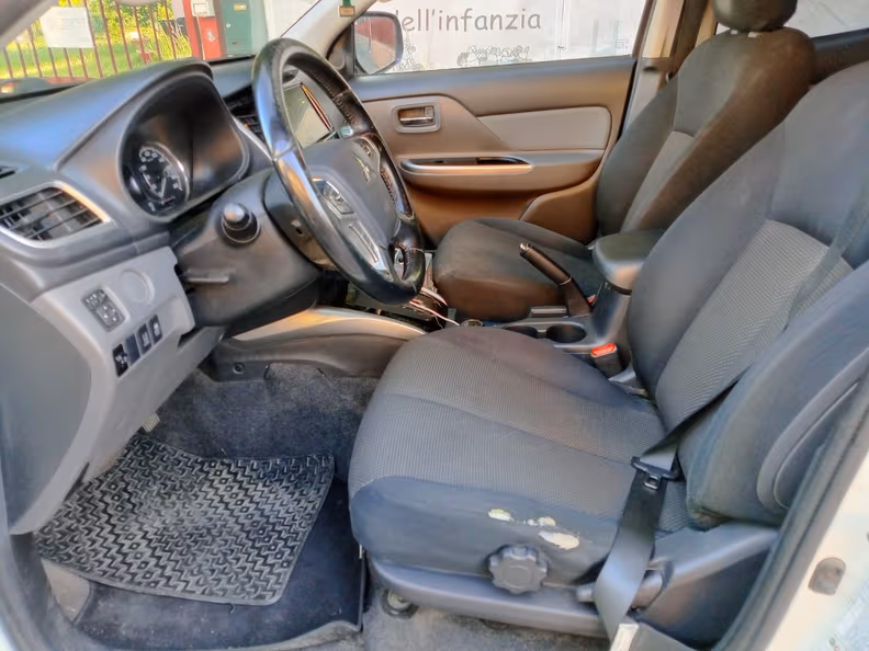 Mitsubishi L200 - 4