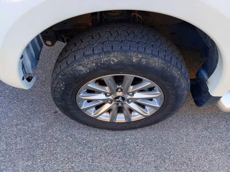 Mitsubishi L200 - 15