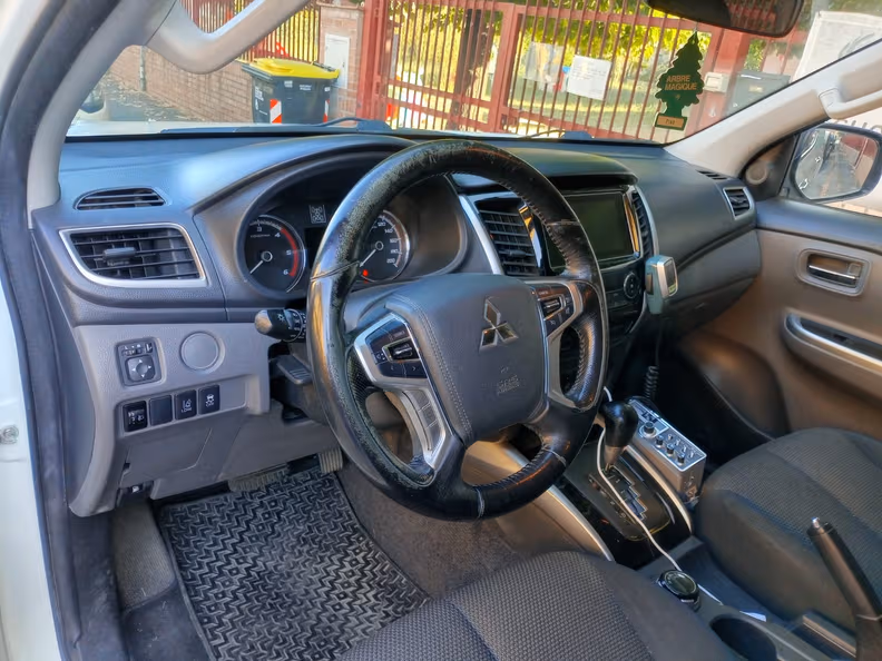 Mitsubishi L200 - 42