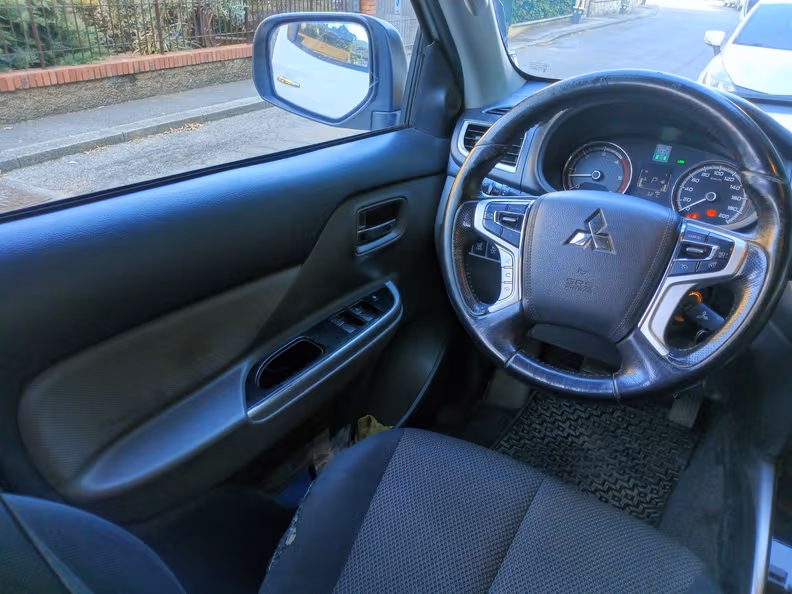 Mitsubishi L200 - 29