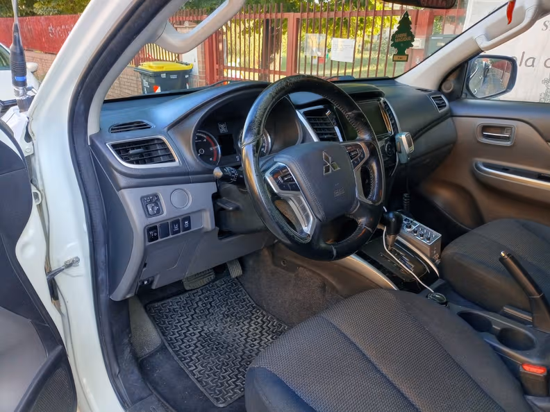 Mitsubishi L200 - 41