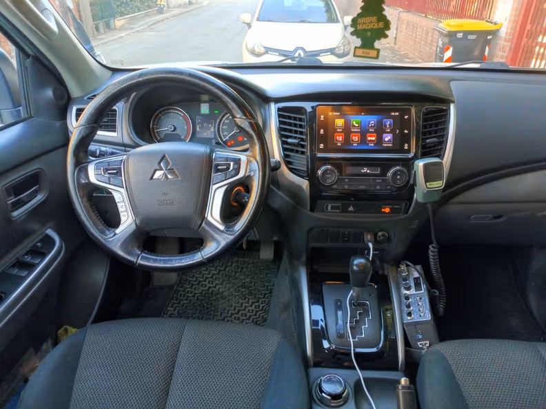 Mitsubishi L200 - 30