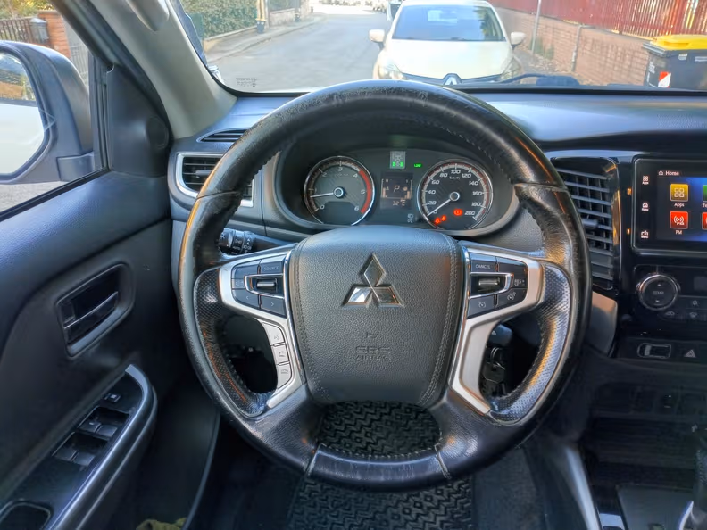 Mitsubishi L200 - 31