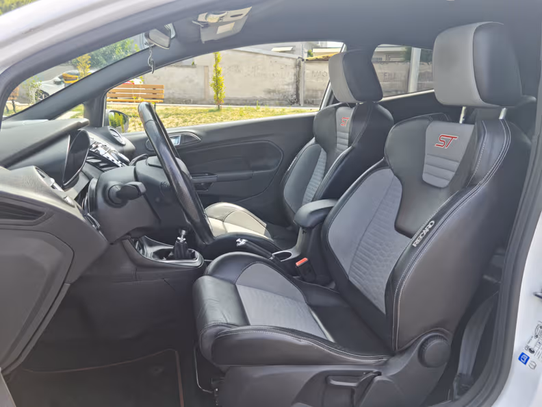 Ford Fiesta - 26