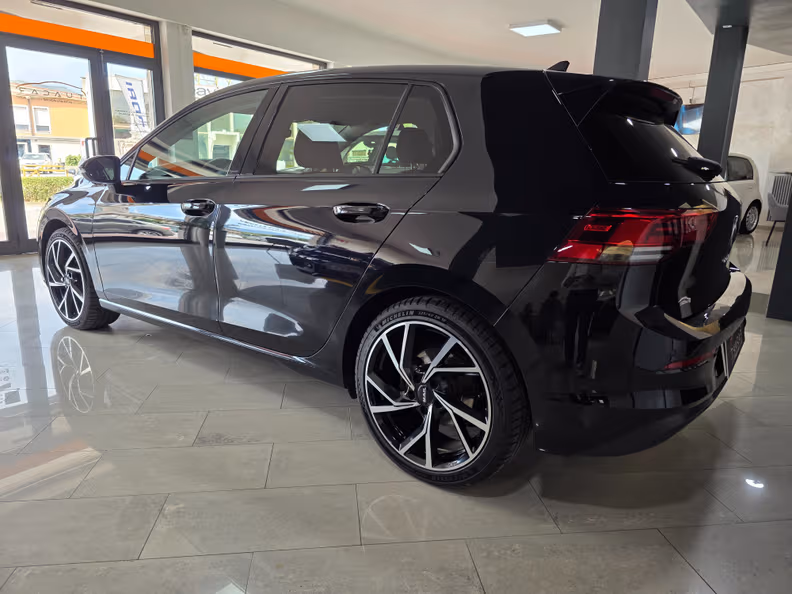 Volkswagen Golf - 3