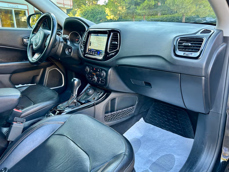 Jeep Compass - 18