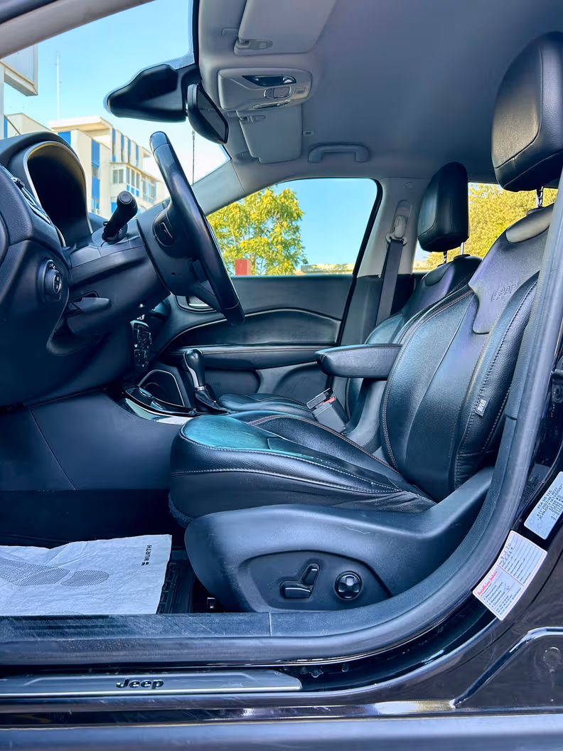 Jeep Compass - 16
