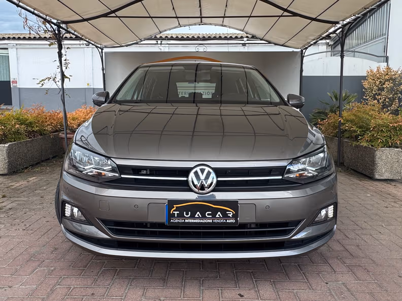 Volkswagen Polo - 2