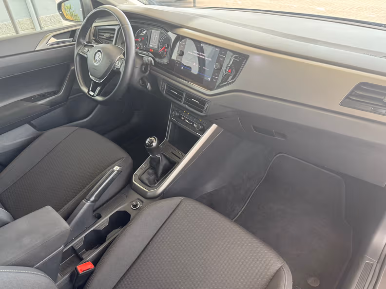 Volkswagen Polo - 8