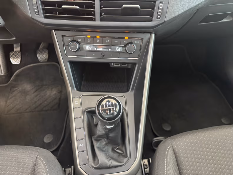 Volkswagen Polo - 15