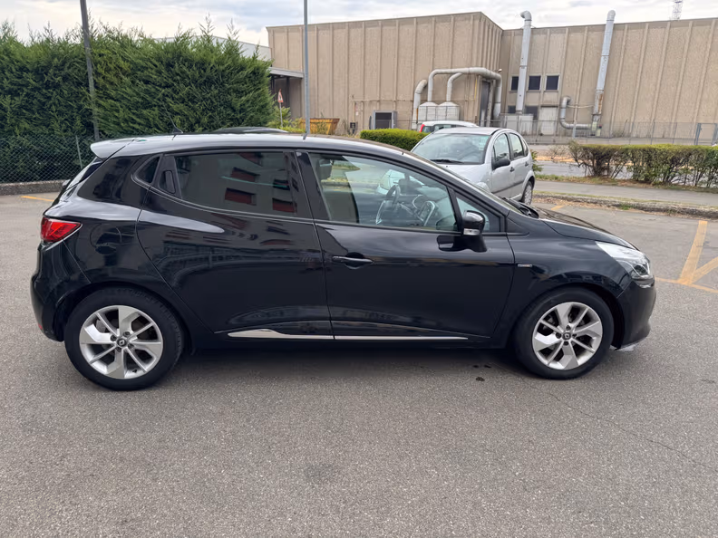 Renault Clio - 6