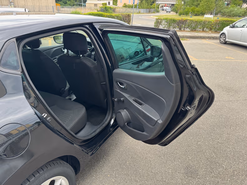 Renault Clio - 23