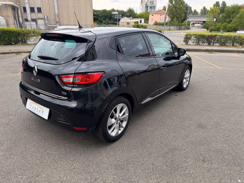 Renault Clio - 5