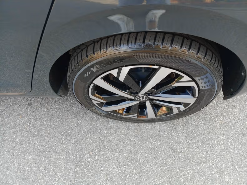 Volkswagen Polo - 11
