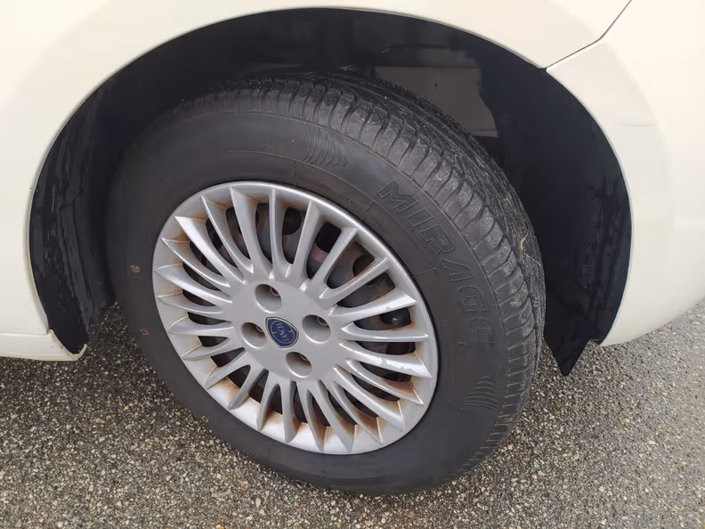 Lancia Ypsilon - 12