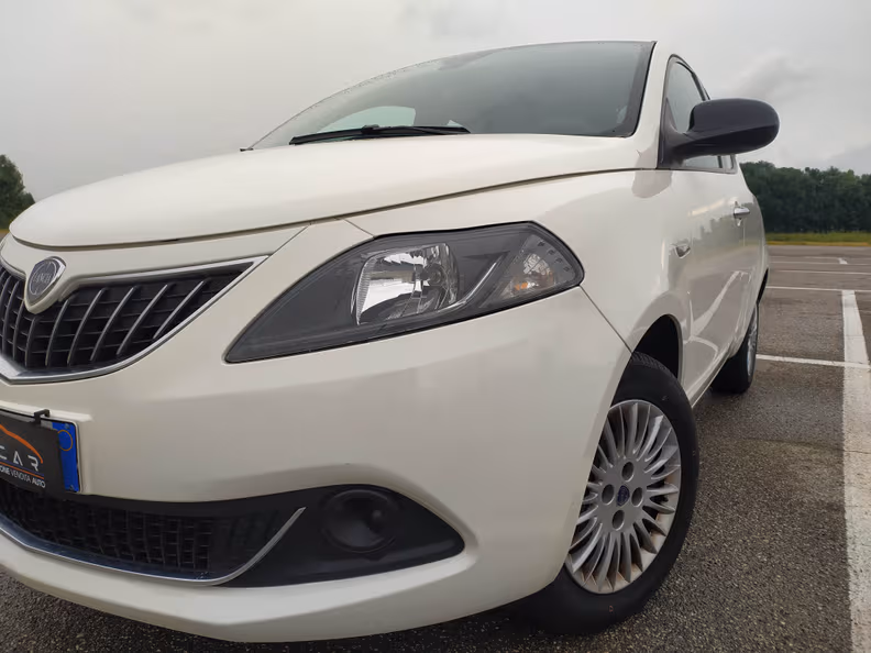 Lancia Ypsilon - 6