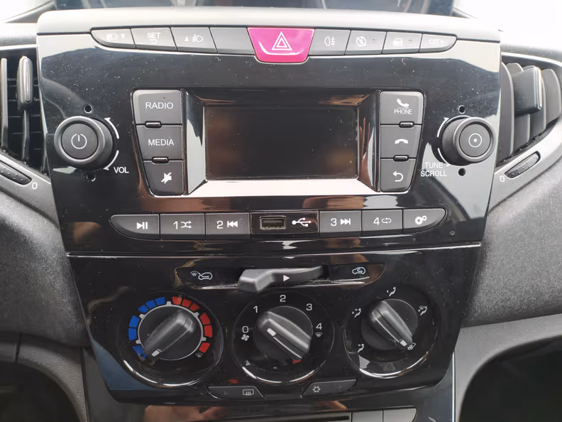 Lancia Ypsilon - 11