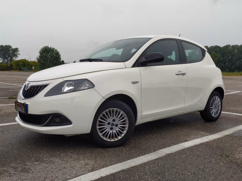 Lancia Ypsilon - 1