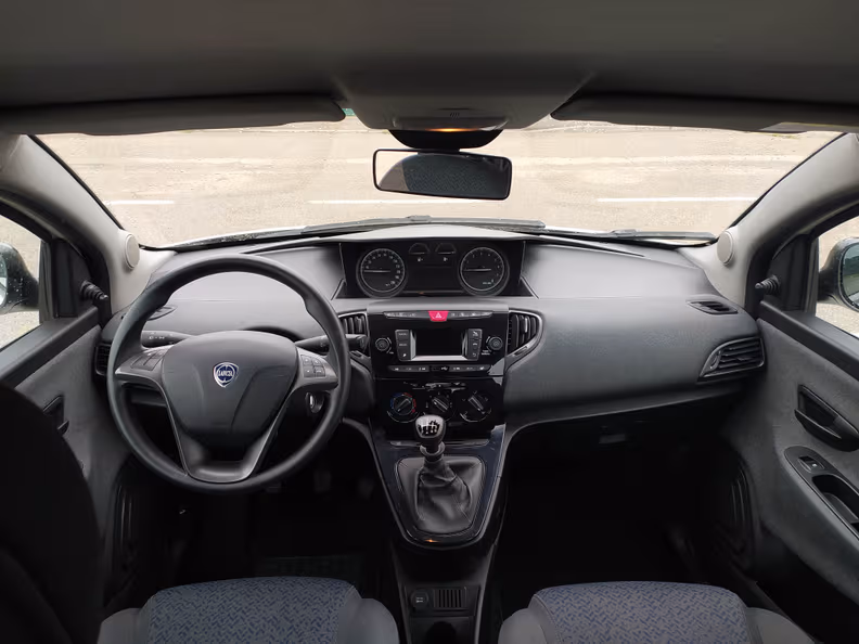 Lancia Ypsilon - 8
