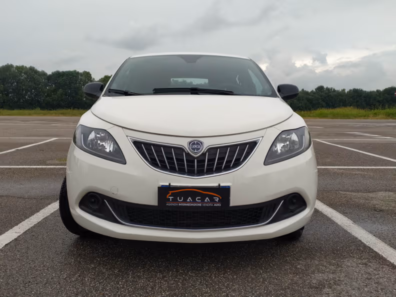 Lancia Ypsilon - 2