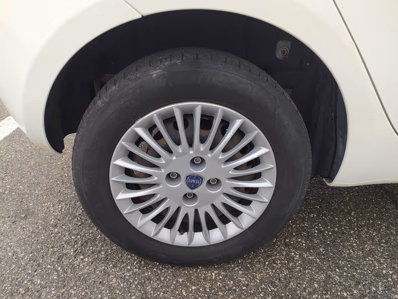 Lancia Ypsilon - 25