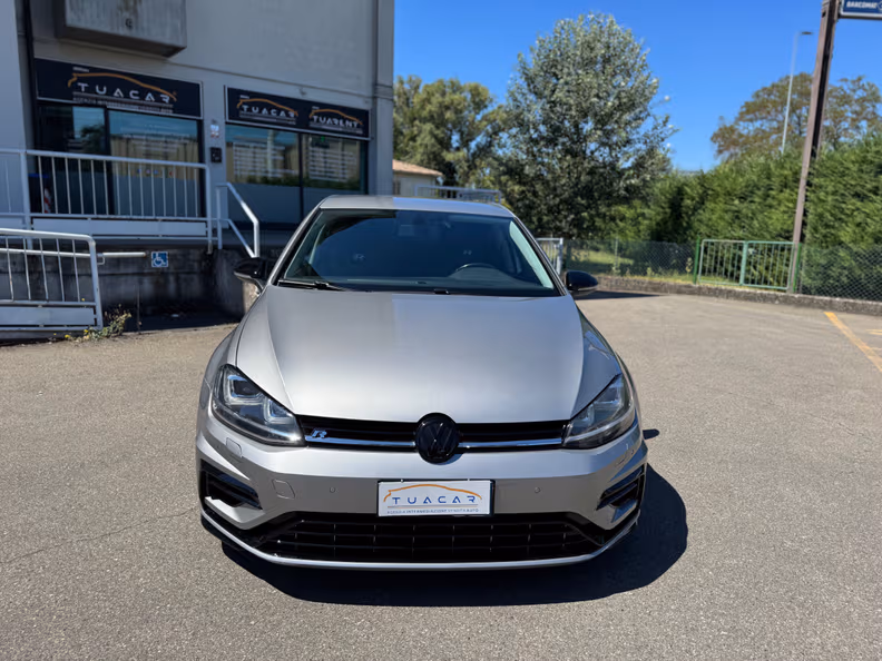 Volkswagen Golf - 8