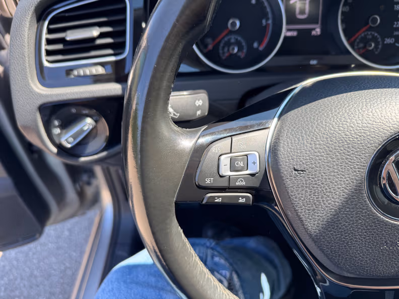 Volkswagen Golf - 14