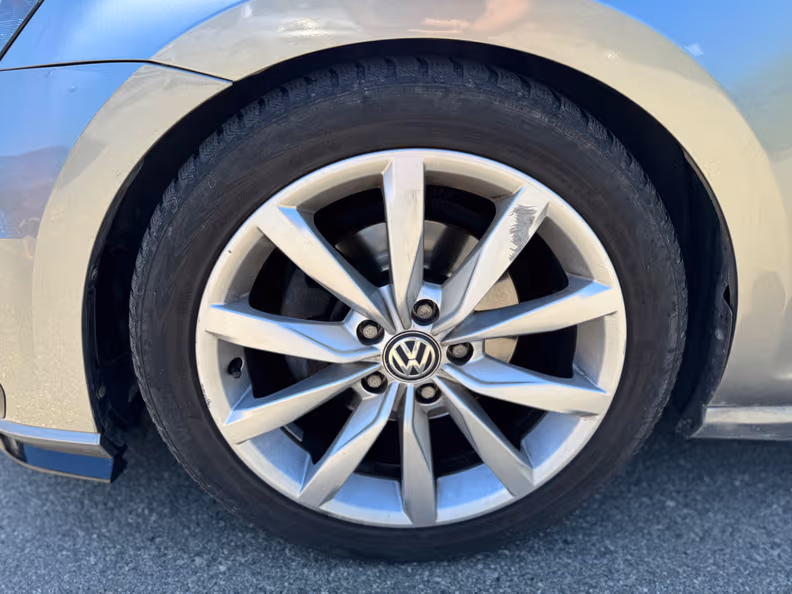 Volkswagen Golf - 10