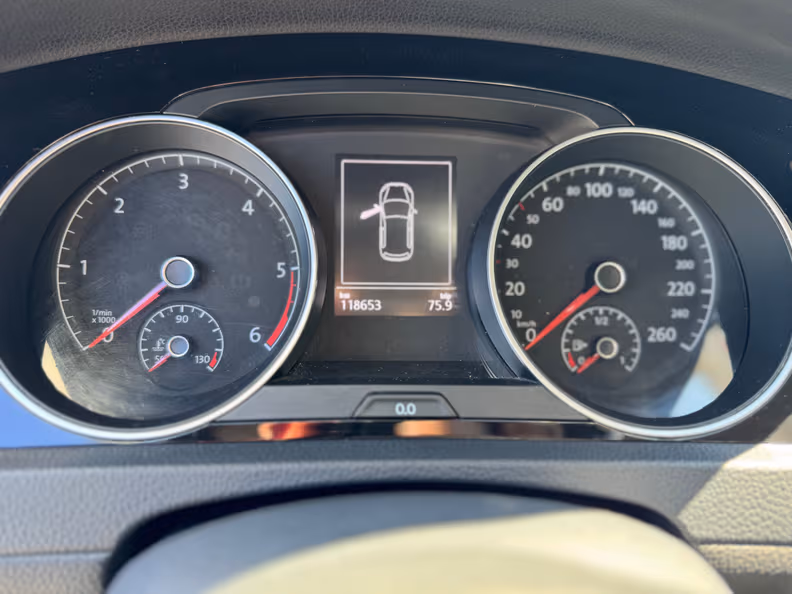Volkswagen Golf - 12