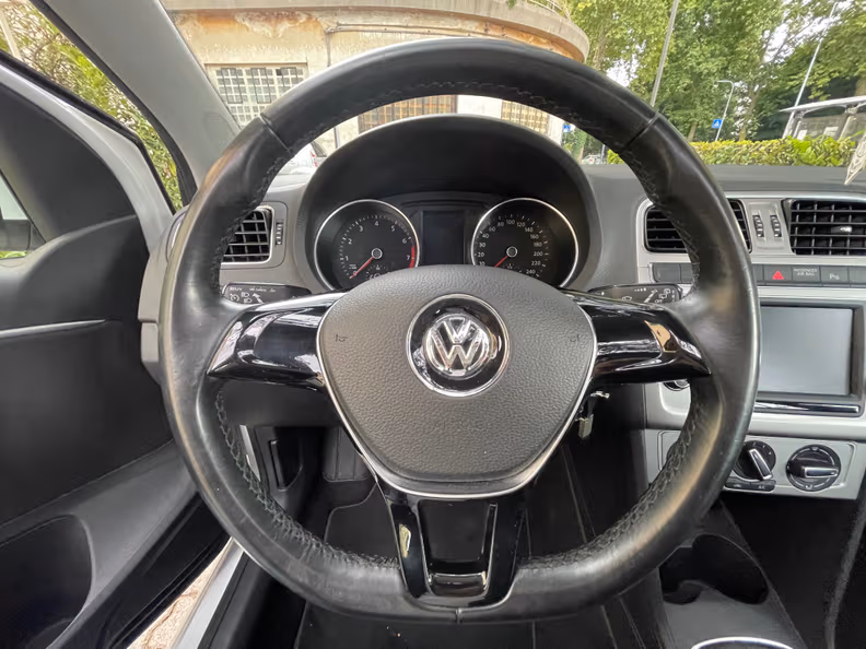 Volkswagen Polo - 12