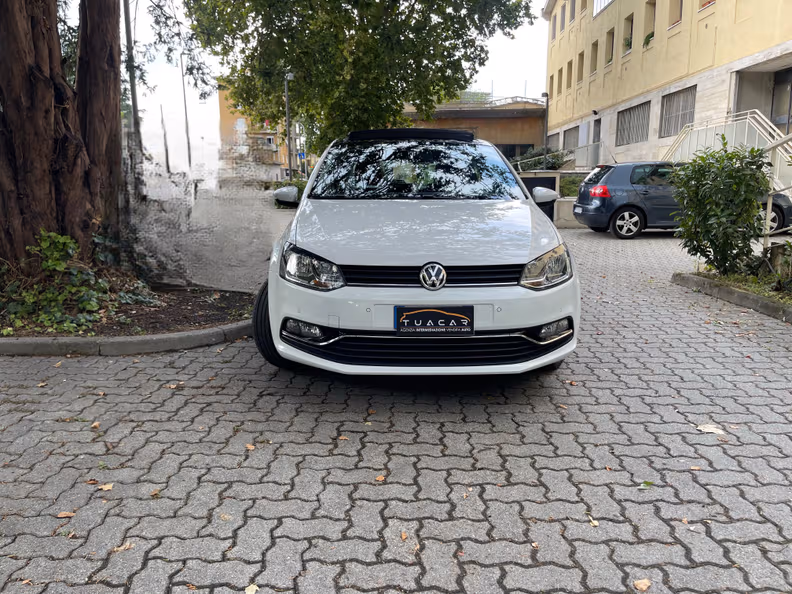 Volkswagen Polo - 2