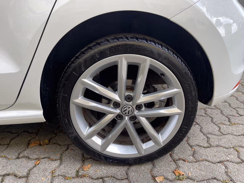 Volkswagen Polo - 8