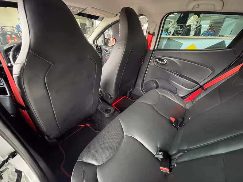 Renault Clio - 25