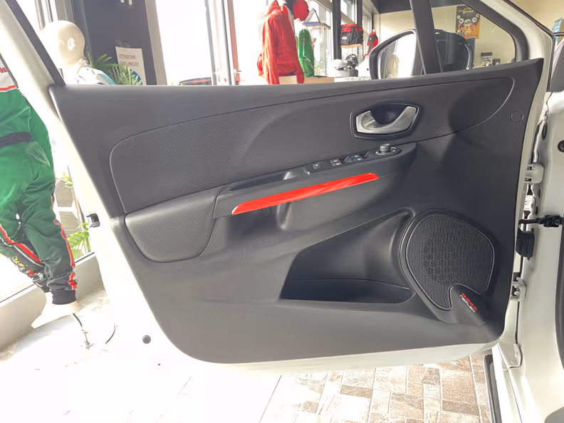 Renault Clio - 36