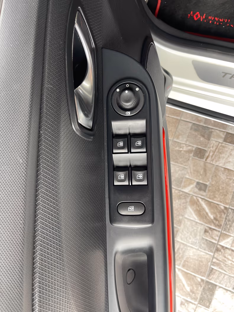 Renault Clio - 37