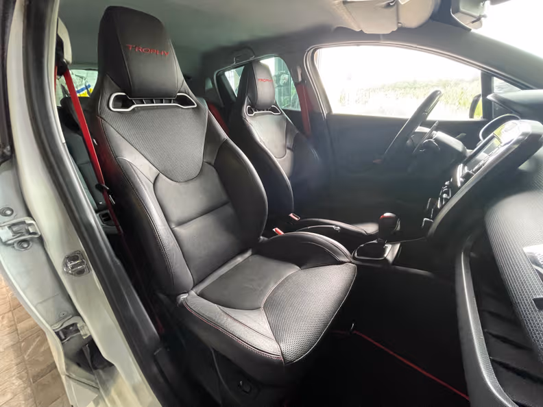 Renault Clio - 26