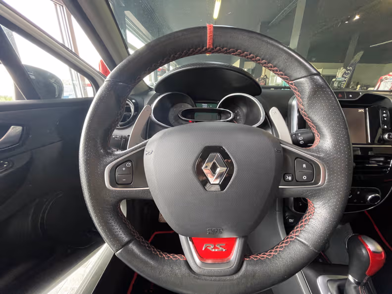 Renault Clio - 10