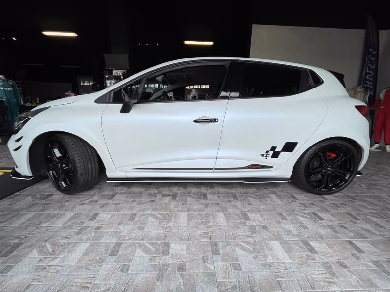 Renault Clio - 7