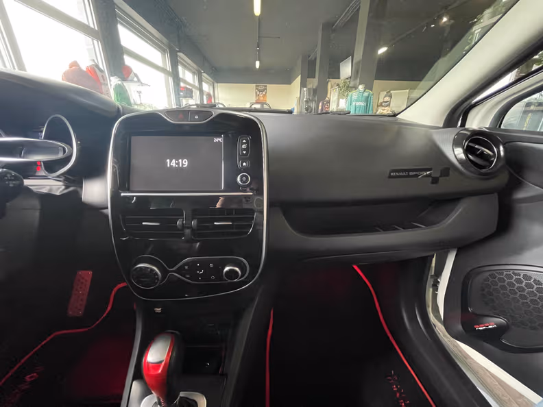 Renault Clio - 29
