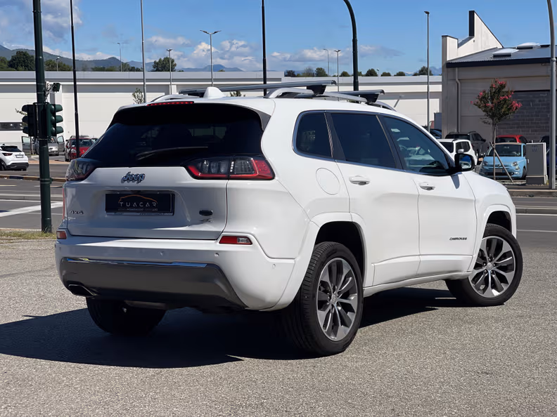 Jeep Cherokee - 4